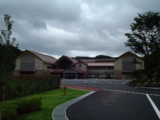 Í]